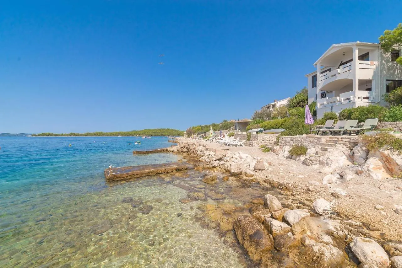 Apartment Zdrelac 8406A Croatia